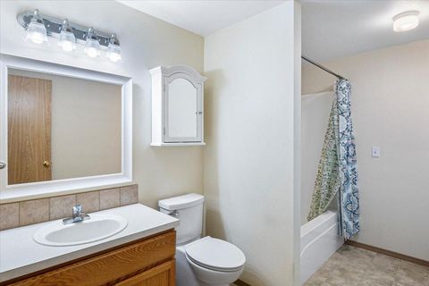 Tiny photo for 53001 Loop Drive, La Pine, OR 97739 (MLS # 220212420)