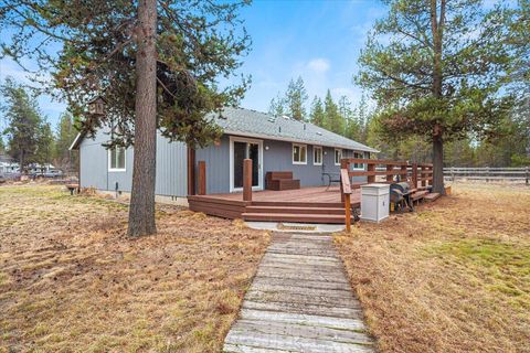 Tiny photo for 53001 Loop Drive, La Pine, OR 97739 (MLS # 220212420)