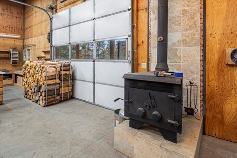 Tiny photo for 53001 Loop Drive, La Pine, OR 97739 (MLS # 220212420)