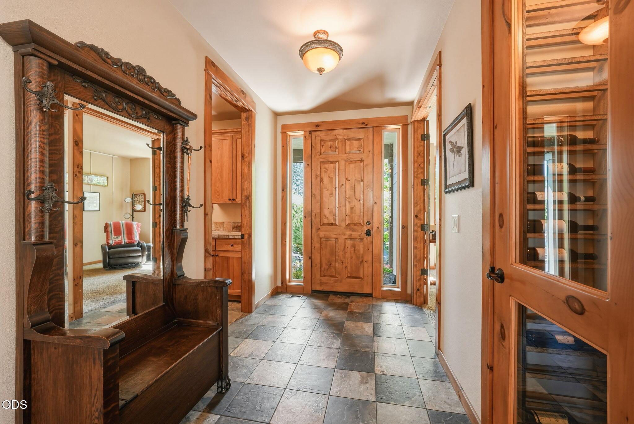 60875 Goldenwood Loop