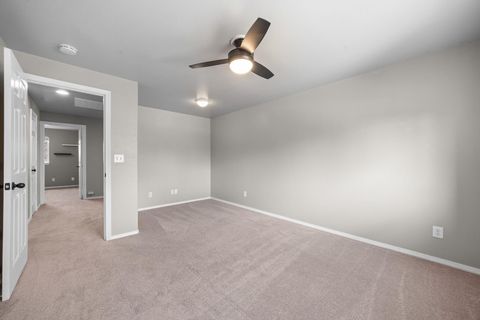 Tiny photo for 2021 SW 37th Street, Redmond, OR 97756 (MLS # 220216667)