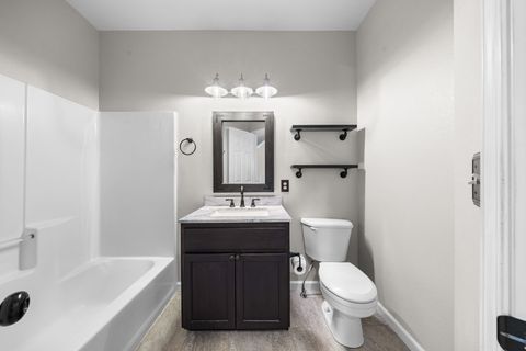 Tiny photo for 2021 SW 37th Street, Redmond, OR 97756 (MLS # 220216667)