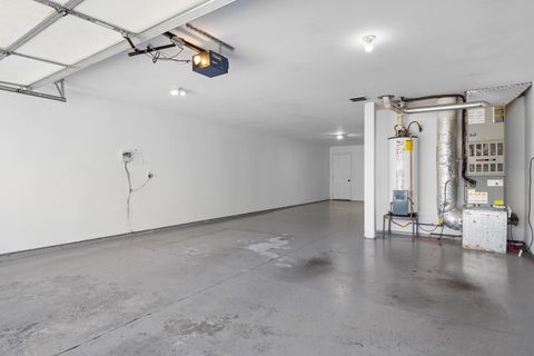 Tiny photo for 2021 SW 37th Street, Redmond, OR 97756 (MLS # 220216667)