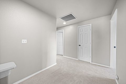 Tiny photo for 2021 SW 37th Street, Redmond, OR 97756 (MLS # 220216667)