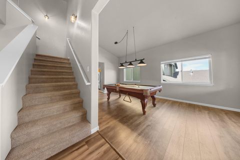 Tiny photo for 2021 SW 37th Street, Redmond, OR 97756 (MLS # 220216667)