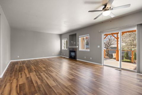 Tiny photo for 2021 SW 37th Street, Redmond, OR 97756 (MLS # 220216667)