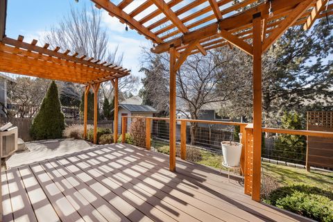 Tiny photo for 2021 SW 37th Street, Redmond, OR 97756 (MLS # 220216667)