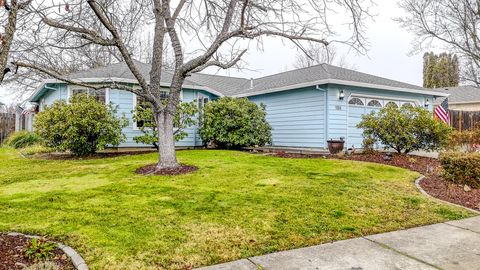 Tiny photo for 125 Meadow View Drive, Phoenix, OR 97535 (MLS # 220212824)