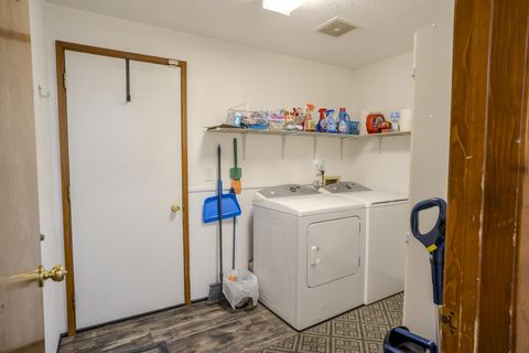 Tiny photo for 125 Meadow View Drive, Phoenix, OR 97535 (MLS # 220212824)