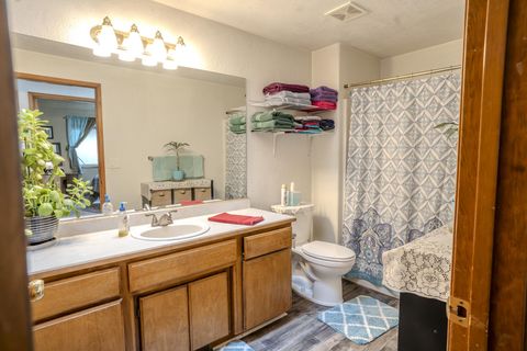 Tiny photo for 125 Meadow View Drive, Phoenix, OR 97535 (MLS # 220212824)
