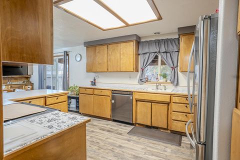 Tiny photo for 125 Meadow View Drive, Phoenix, OR 97535 (MLS # 220212824)