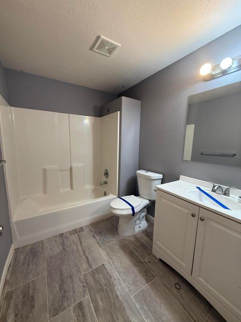 Tiny photo for 250 Tierra Circle, Eagle Point, OR 97524 (MLS # 220213111)