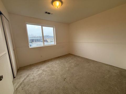 Tiny photo for 250 Tierra Circle, Eagle Point, OR 97524 (MLS # 220213111)