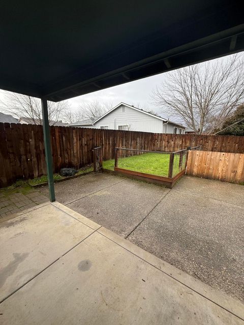 Tiny photo for 250 Tierra Circle, Eagle Point, OR 97524 (MLS # 220213111)