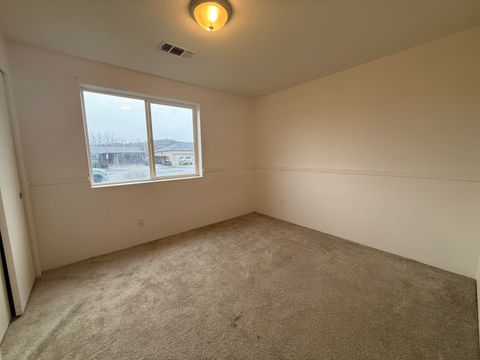 Tiny photo for 250 Tierra Circle, Eagle Point, OR 97524 (MLS # 220213111)
