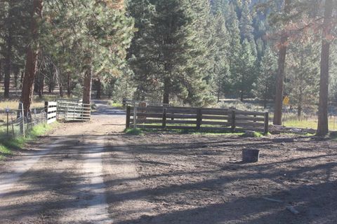 Photo of 10612 Old Fort Rd, Klamath Falls, OR 97601 (MLS # 220216672)