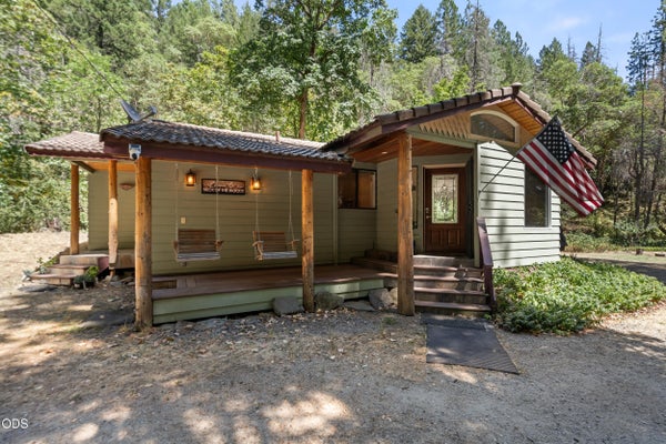 4955 SARDINE CREEK L FORK RD, GOLD HILL, OR 97525 - Image 632d0c20860b73d8a65b4d9bb9efd5f2/3979498653