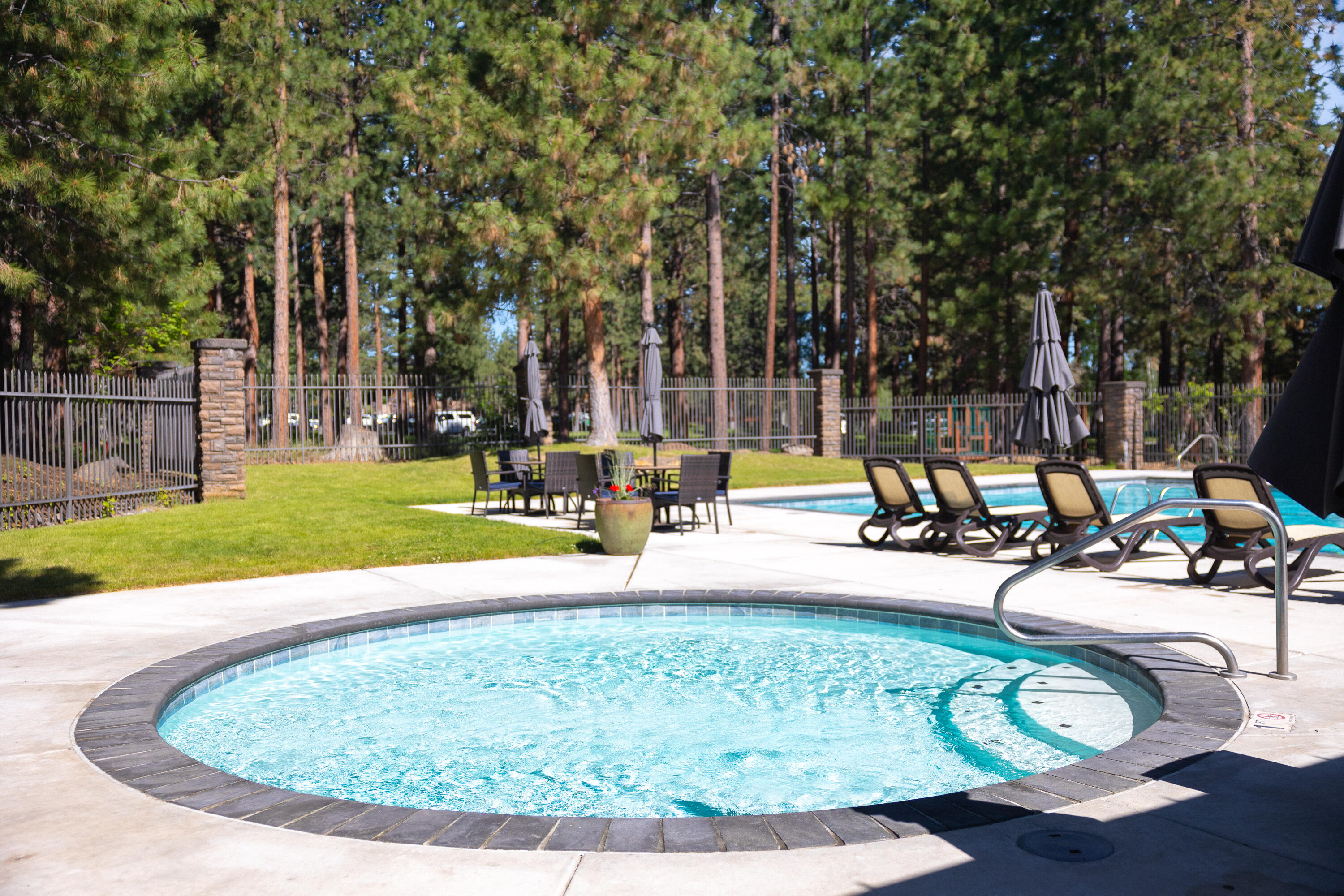 Broken Top - Residential