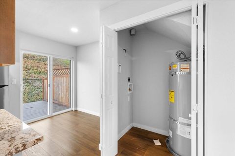 Tiny photo for 610 N Main Street #APT 5A, Phoenix, OR 97535 (MLS # 220213051)