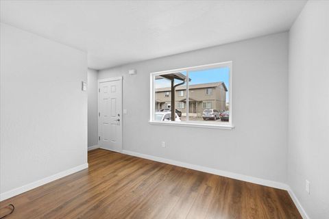 Tiny photo for 610 N Main Street #APT 5A, Phoenix, OR 97535 (MLS # 220213051)