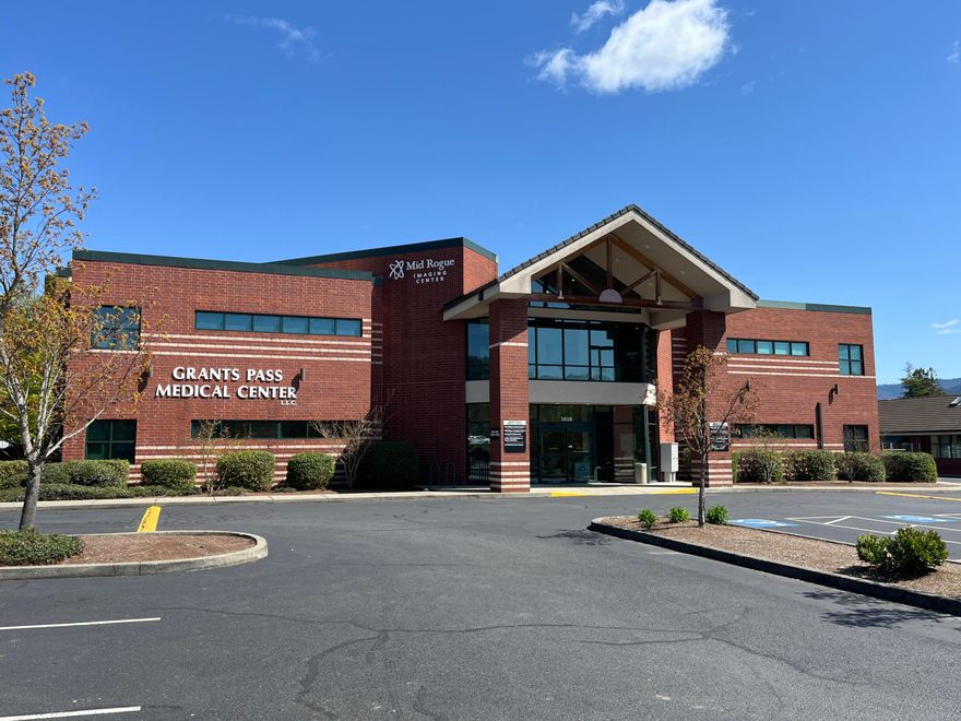 Hard to find Medical Suite in the Grants Pass Medical Building.  Approx. 1,822 Sf. unit formally occupied by Valley Immediate Care.  Other tenants include Interpath Laboratory, Mid Rogue Imaging Center , Providence Cardiology, etc. 

Less / more space available upon inquiry. 

Proposed lease terms are Modified Gross, Long -Term.

Notice:  No warranty or representation, express or implied, is made as to the accuracy of the information contained herein; all information contained herein is subject to change, errors, and omission, and is subject to your independent verification.