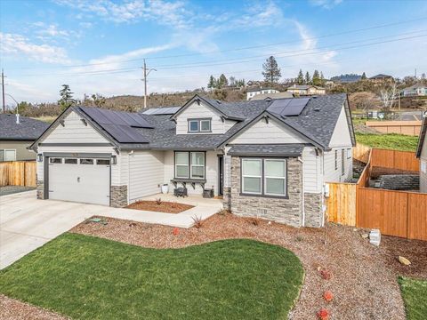 Tiny photo for 2782 High Cedars Lane, Medford, OR 97504 (MLS # 220217698)
