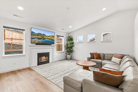 Tiny photo for 2782 High Cedars Lane, Medford, OR 97504 (MLS # 220217698)