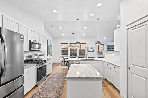 Tiny photo for 2782 High Cedars Lane, Medford, OR 97504 (MLS # 220217698)