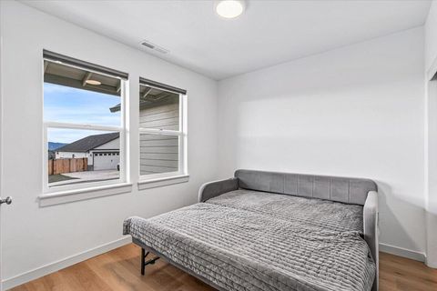 Tiny photo for 2782 High Cedars Lane, Medford, OR 97504 (MLS # 220217698)