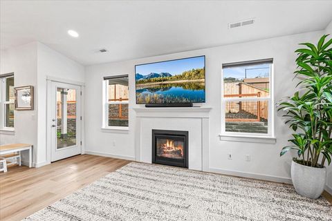 Tiny photo for 2782 High Cedars Lane, Medford, OR 97504 (MLS # 220217698)