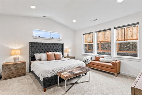 Tiny photo for 2782 High Cedars Lane, Medford, OR 97504 (MLS # 220217698)