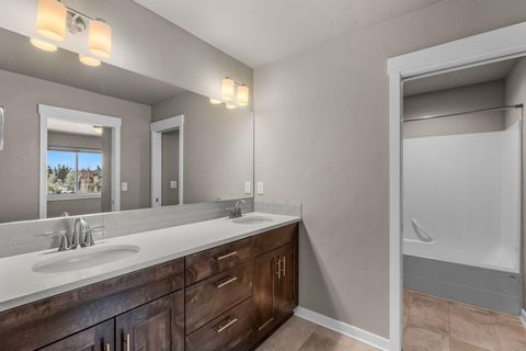 Tiny photo for 20991 NE Legend Place, Bend, OR 97701 (MLS # 220217811)