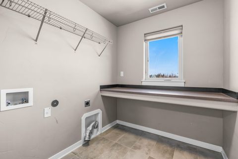 Tiny photo for 20991 NE Legend Place, Bend, OR 97701 (MLS # 220217811)