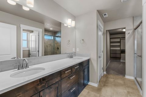 Tiny photo for 20991 NE Legend Place, Bend, OR 97701 (MLS # 220217811)