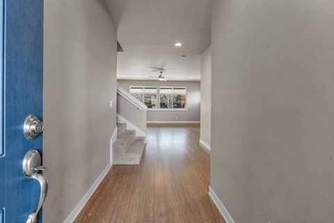 Tiny photo for 20991 NE Legend Place, Bend, OR 97701 (MLS # 220217811)