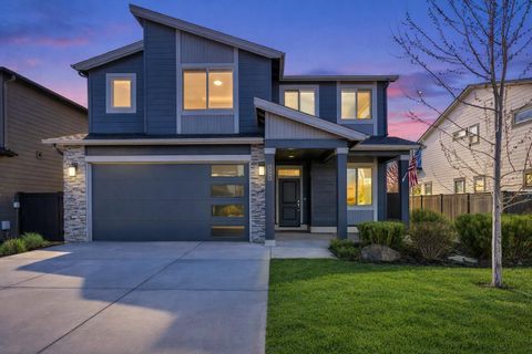 Photo of 20991 NE Legend Place, Bend, OR 97701 (MLS # 220217811)