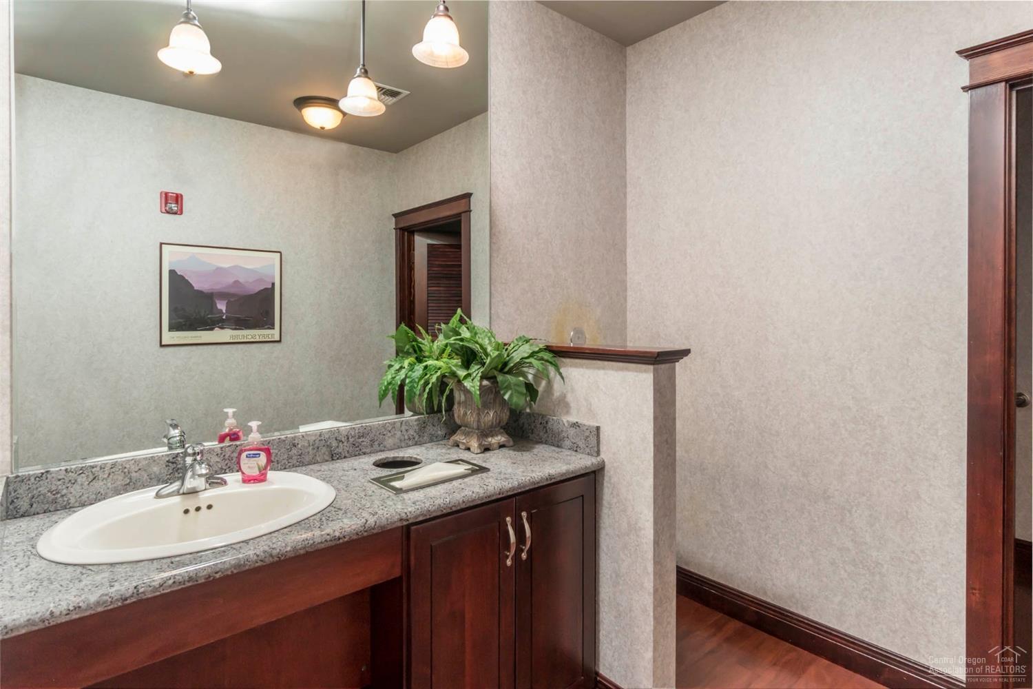 CLAB - Commercial Sale