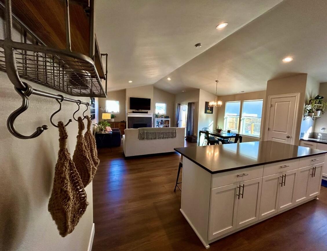 450 NE Oak Court