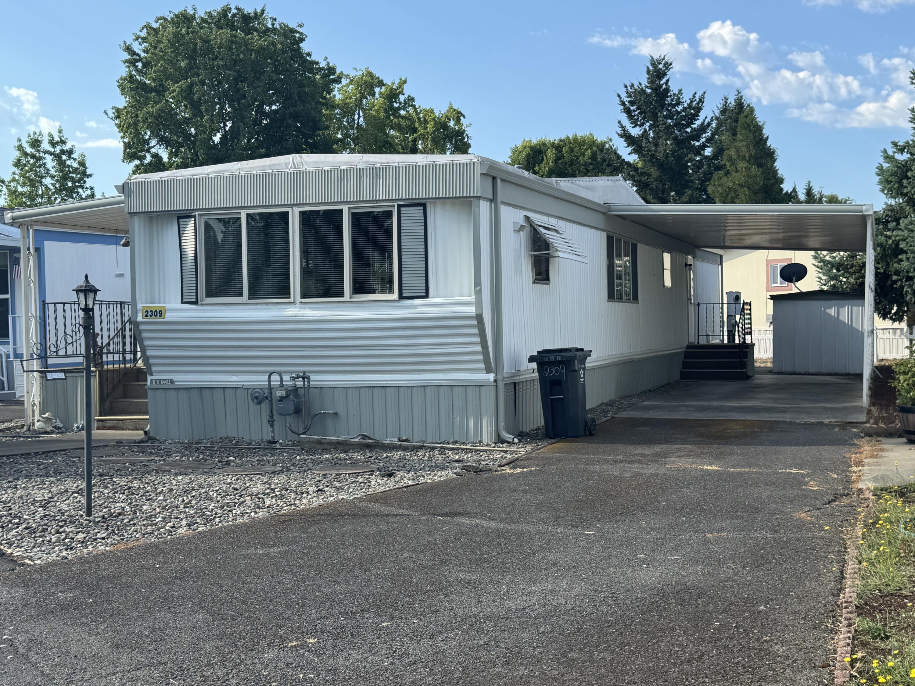 Rogue Lea Estates - Residential