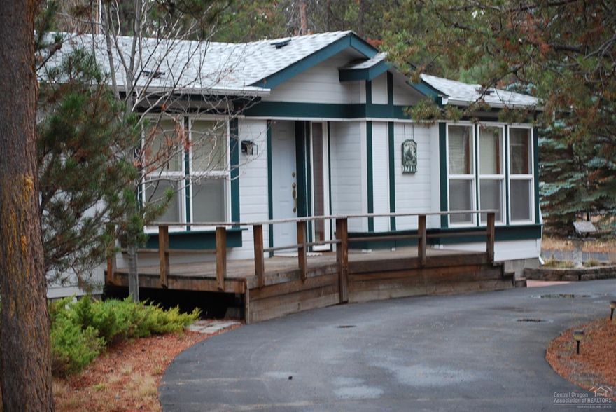 Very nice home in a great neighborhood with paved streets, community water and sewer. Recent updates include 30-yr roof, Lennox heat pump, furnace, stove, oven, dishwasher, hot water heater, floors, carpet... 5 community river-access lots and boat launch w/dock. Walk to USFS land. Link to HOA site: http://www.oww2poa.com