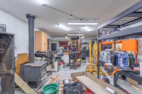 Tiny photo for 16510 Shanks Lane, La Pine, OR 97739 (MLS # 220211526)