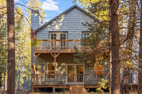 Photo of 55630 Wagon Master Way, Bend, OR 97707 (MLS # 220212283)