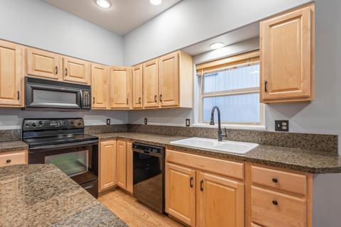 Tiny photo for 55630 Wagon Master Way, Bend, OR 97707 (MLS # 220212283)