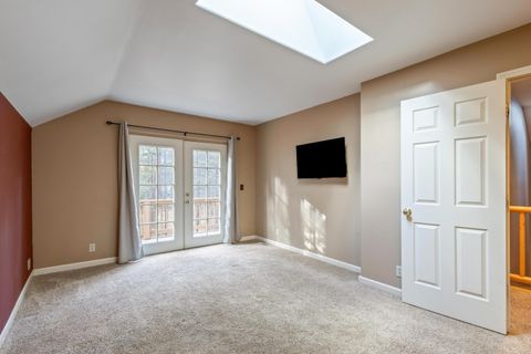 Tiny photo for 55630 Wagon Master Way, Bend, OR 97707 (MLS # 220212283)