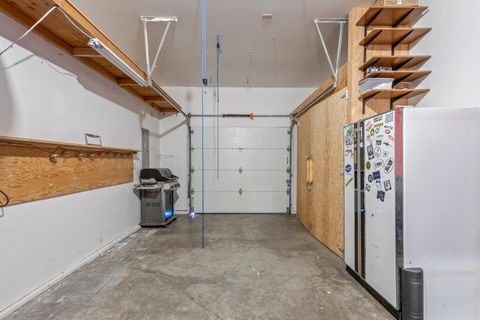 Tiny photo for 55630 Wagon Master Way, Bend, OR 97707 (MLS # 220212283)