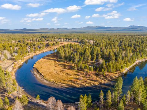 Tiny photo for 55630 Wagon Master Way, Bend, OR 97707 (MLS # 220212283)