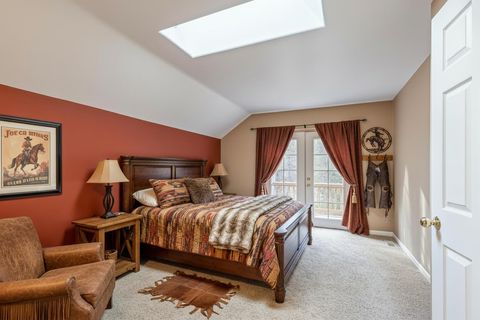 Tiny photo for 55630 Wagon Master Way, Bend, OR 97707 (MLS # 220212283)