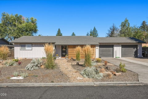 Photo of 1648 NE Pheasant Lane, Bend, OR 97701 (MLS # 220228996)