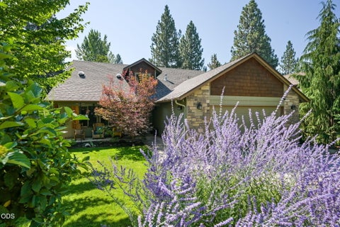 Tiny photo for 19863 Porcupine Drive, Bend, OR 97702 (MLS # 220227472)