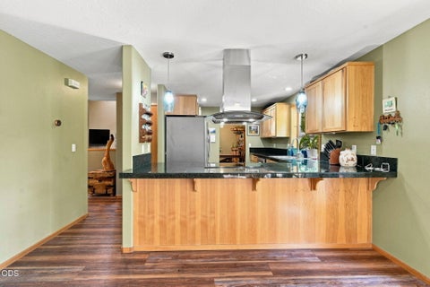 Tiny photo for 19863 Porcupine Drive, Bend, OR 97702 (MLS # 220227472)
